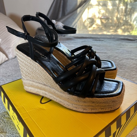 Circus NY by
Sam Edelman
Irene Espdarille Platform, Size 10 NWB - Picture 4 of 12